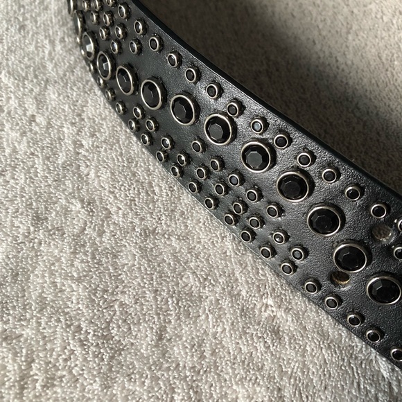 BLACK GENUINE LEATHER BELT WITH BLACK AND SILVER GEMS & BLACK METAL BUCKLE M - Picture 3 of 7